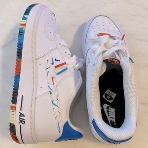 Shoes Nike (Size 5Y)